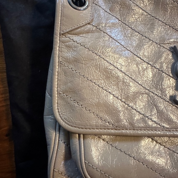 YSL Niki Medium Patent crinkle leather purchased @ YSL store in Chicago - Picture 3 of 16